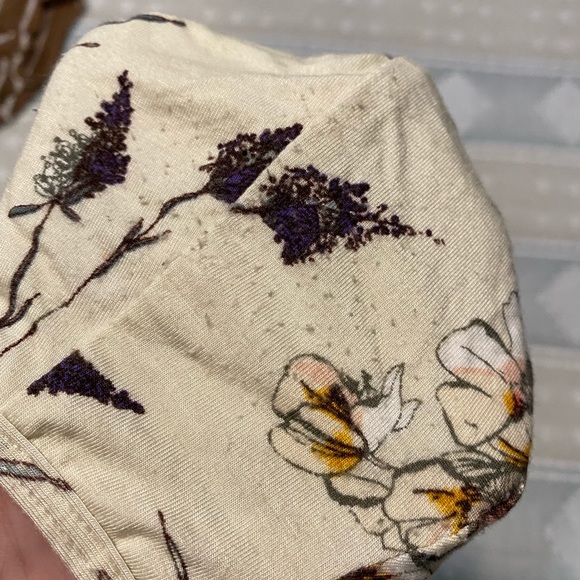 Lou Lou and company Arden swaddle and Bonnet 6-12 - Picture 2 of 2